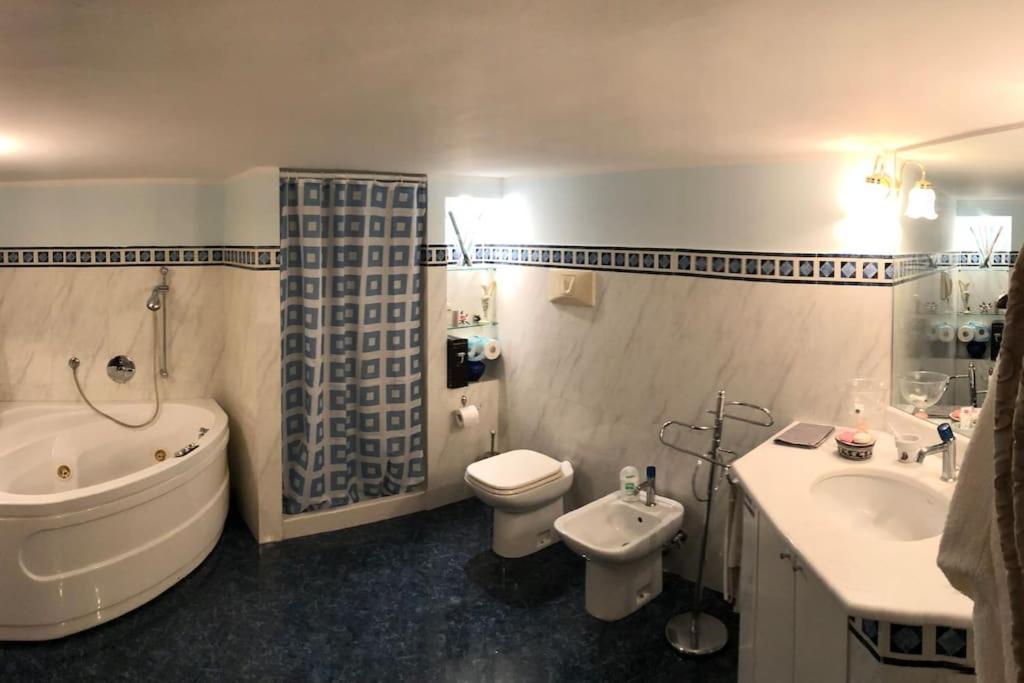 The Trip House - Between The Center And The Sea - Free Wifi And Jacuzzi Catânia Exterior foto